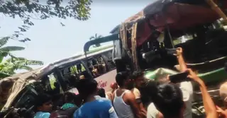 কুষ্টিয়ায় সেনাসদস্যদের বাসের সঙ্গে যাত্রীবাহী বাসের সংঘর্ষে নিহত ১, আহত অন্তত ৬০